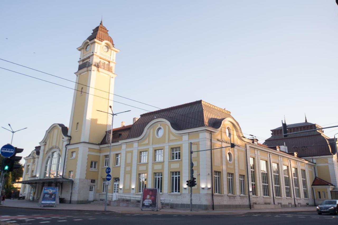 Super Center - Apartment On "Kiril & Metodi" Square Burgas Exterior photo